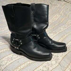 Dingo harness boots EUC